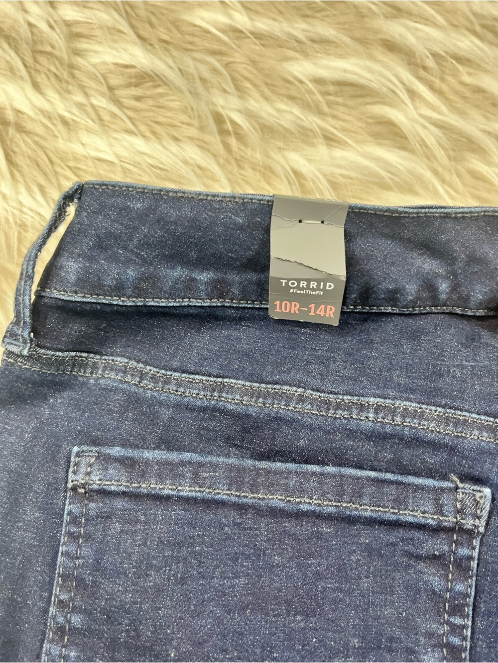 Torrid Trio Fit Jeans 10R-14R 32x30 Mid Rise Bootcut Dark Wash - Picture 6 of 7